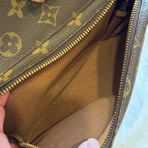 SOLD 💯 % LV Montsouris GM Backpack PRICE DROP!! ✳️ - Picture 6 of 9